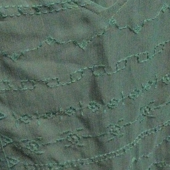 Lady Brand Sleeveless Top - Picture 4 of 7